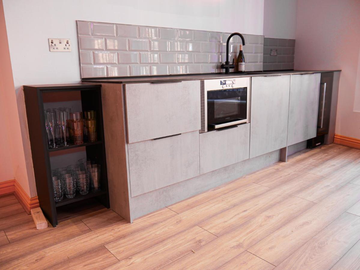Luxury Center Apartment